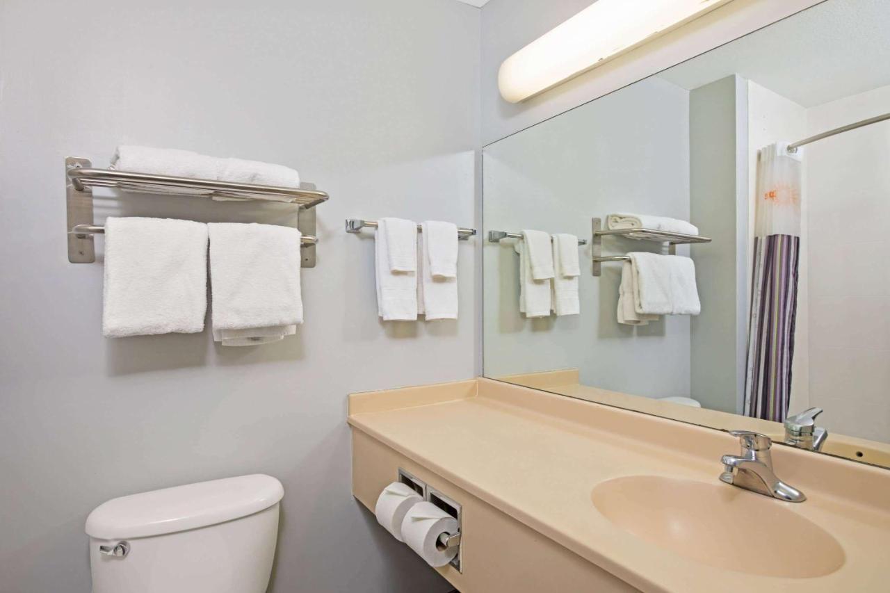 Hotel La Quinta By Wyndham Omaha Airport Downtown Carter Lake Zewnętrze zdjęcie