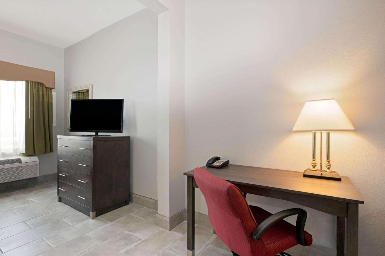 Hotel La Quinta By Wyndham Omaha Airport Downtown Carter Lake Zewnętrze zdjęcie