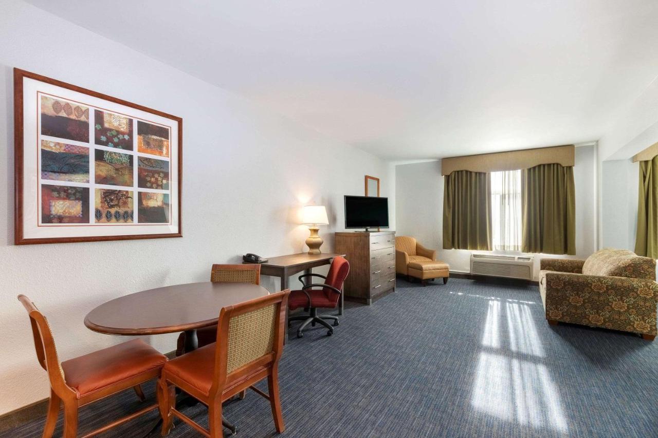 Hotel La Quinta By Wyndham Omaha Airport Downtown Carter Lake Zewnętrze zdjęcie